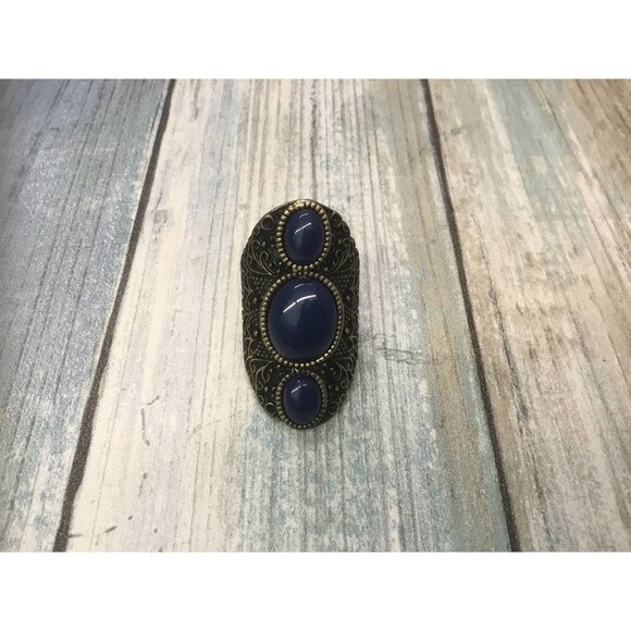 Large Ring Blue Accents - Picture 4 of 6